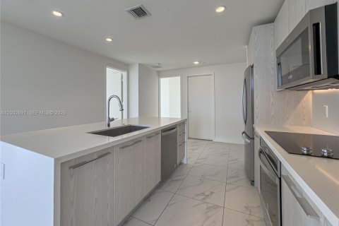 Condominio en venta en Sunrise, Florida, 3 dormitorios № 2182284 - foto 17