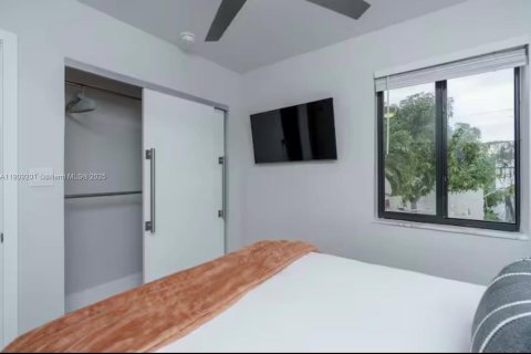 Commercial property in Miami, Florida 414.44 sq.m. № 1964790 - photo 3