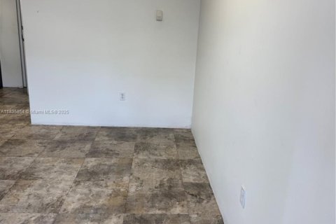 Commercial property in Sweetwater, Florida № 1822066 - photo 3