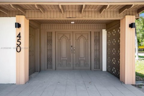 Villa ou maison à vendre à Miami, Floride: 3 chambres, 180.42 m2 № 2176480 - photo 2