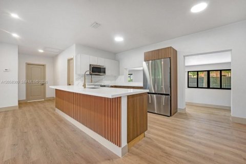 Villa ou maison à vendre à Miami, Floride: 3 chambres, 180.42 m2 № 2176480 - photo 9