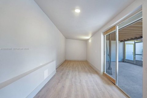 Villa ou maison à vendre à Miami, Floride: 3 chambres, 180.42 m2 № 2176480 - photo 22