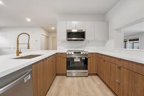 Villa ou maison à vendre à Miami, Floride: 3 chambres, 180.42 m2 № 2176480 - photo 11