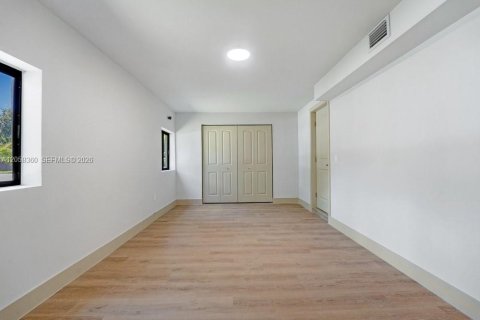 Villa ou maison à vendre à Miami, Floride: 3 chambres, 180.42 m2 № 2176480 - photo 14