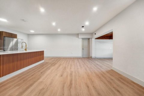 Villa ou maison à vendre à Miami, Floride: 3 chambres, 180.42 m2 № 2176480 - photo 6