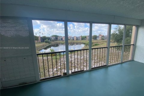 Condominio en venta en Margate, Florida, 2 dormitorios, 103.12 m2 № 1936049 - foto 6