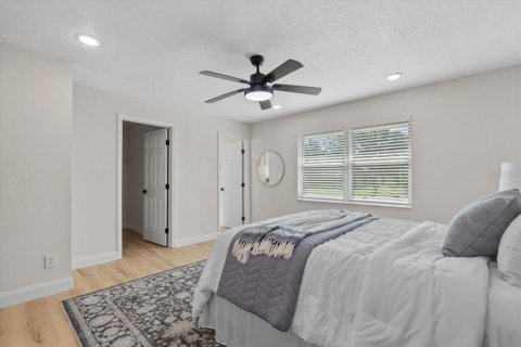 House in Saint Petersburg, Florida 3 bedrooms, 161 sq.m. № 1807955 - photo 15