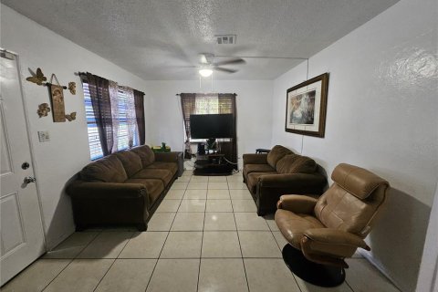 Villa ou maison à vendre à Orlando, Floride: 4 chambres, 112.5 m2 № 2121347 - photo 4