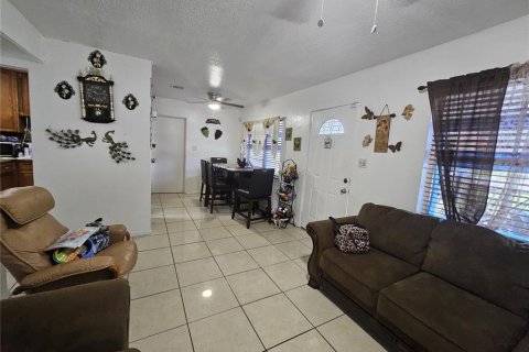 Villa ou maison à vendre à Orlando, Floride: 4 chambres, 112.5 m2 № 2121347 - photo 5