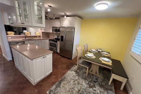 Снять в аренду кондоминиум в Сент-Питерсберг, Флорида 3 комнаты, 113.34м2, № 1871100 - фото 15