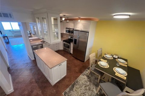 Снять в аренду кондоминиум в Сент-Питерсберг, Флорида 3 комнаты, 113.34м2, № 1871100 - фото 13