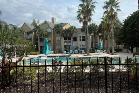 Condo in Orlando, Florida, 1 bedroom № 2392153 - photo 8