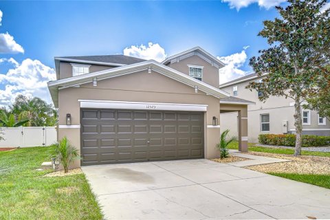 House in Spring Hill, Florida 5 bedrooms, 202.71 sq.m. № 1919451 - photo 2
