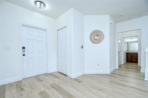 House in Spring Hill, Florida 5 bedrooms, 202.71 sq.m. № 1919451 - photo 4