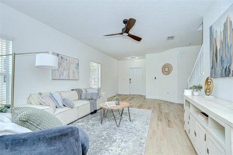 House in Spring Hill, Florida 5 bedrooms, 202.71 sq.m. № 1919451 - photo 7