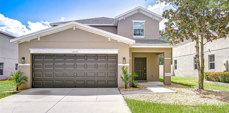 House in Spring Hill, Florida 5 bedrooms, 202.71 sq.m. № 1919451