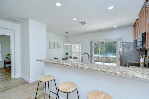 House in Spring Hill, Florida 5 bedrooms, 202.71 sq.m. № 1919451 - photo 10