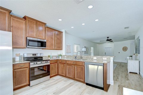 House in Spring Hill, Florida 5 bedrooms, 202.71 sq.m. № 1919451 - photo 14