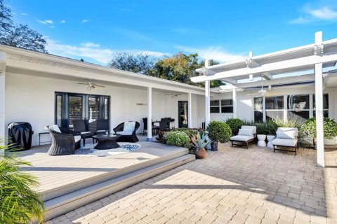 Villa ou maison à vendre à Saint Petersburg, Floride: 3 chambres, 241.36 m2 № 1535008 - photo 30