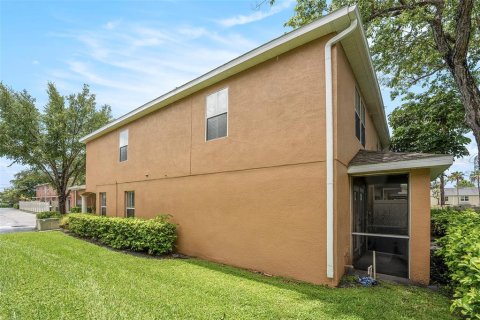 Townhouse in Clearwater, Florida 3 bedrooms, 143.44 sq.m. № 1808108 - photo 15