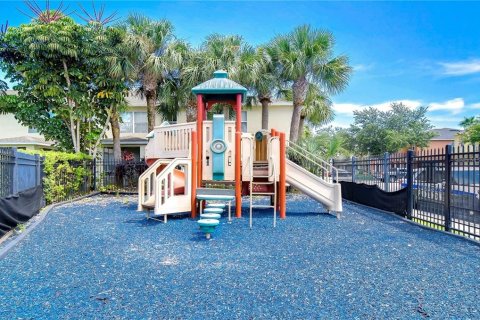 Townhouse in Clearwater, Florida 3 bedrooms, 143.44 sq.m. № 1808108 - photo 17