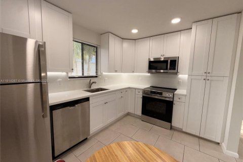 Condominio en alquiler en Weston, Florida, 2 dormitorios, 113.34 m2 № 1969921 - foto 6