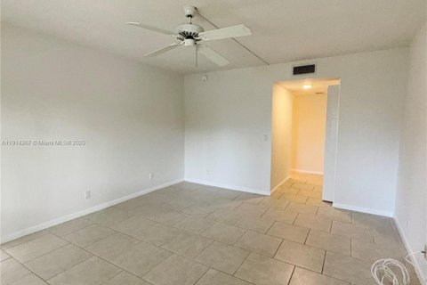 Condominio en alquiler en Weston, Florida, 2 dormitorios, 113.34 m2 № 1969921 - foto 18