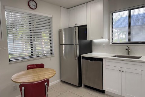 Condominio en alquiler en Weston, Florida, 2 dormitorios, 113.34 m2 № 1969921 - foto 5