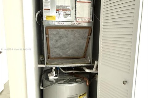 Condominio en alquiler en Weston, Florida, 2 dormitorios, 113.34 m2 № 1969921 - foto 16