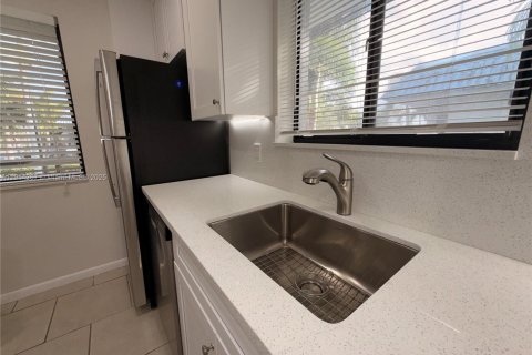 Condominio en alquiler en Weston, Florida, 2 dormitorios, 113.34 m2 № 1969921 - foto 8