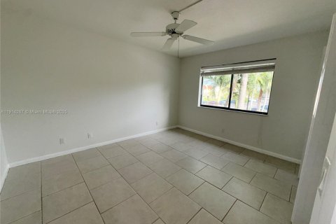 Condominio en alquiler en Weston, Florida, 2 dormitorios, 113.34 m2 № 1969921 - foto 14