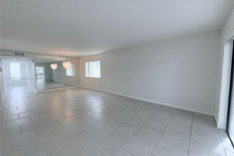 Condominio en alquiler en Weston, Florida, 2 dormitorios, 113.34 m2 № 1969921 - foto 13