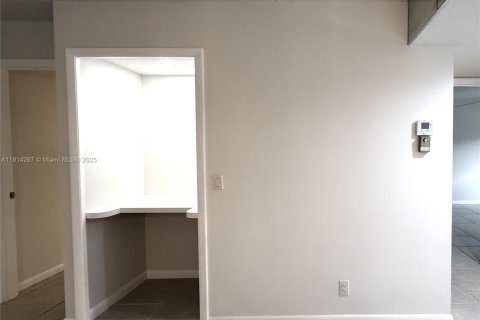 Condominio en alquiler en Weston, Florida, 2 dormitorios, 113.34 m2 № 1969921 - foto 24