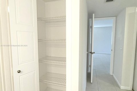 Condominio en alquiler en Weston, Florida, 2 dormitorios, 113.34 m2 № 1969921 - foto 21