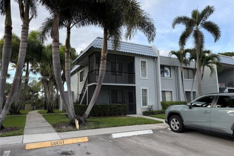 Condominio en alquiler en Weston, Florida, 2 dormitorios, 113.34 m2 № 1969921 - foto 1