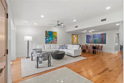 House in Longboat Key, Florida 3 bedrooms, 231.05 sq.m. № 1854084 - photo 5