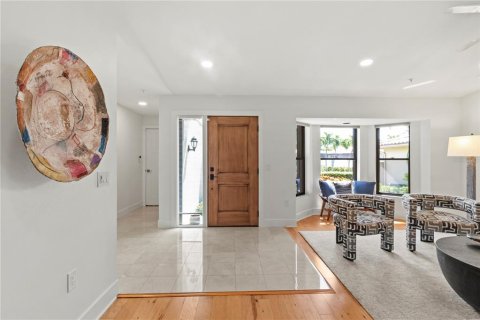 House in Longboat Key, Florida 3 bedrooms, 231.05 sq.m. № 1854084 - photo 4