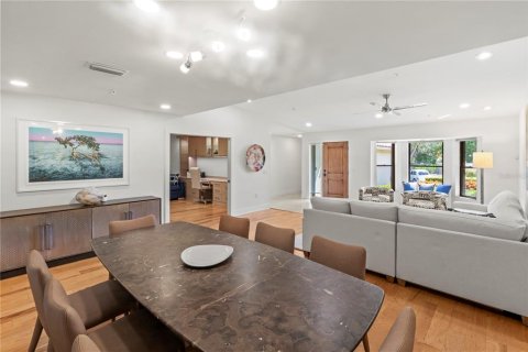 House in Longboat Key, Florida 3 bedrooms, 231.05 sq.m. № 1854084 - photo 9