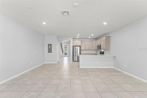 Townhouse in ISLES OF LAKE NONA in Orlando, Florida 4 bedrooms, 168.06 sq.m. № 2391553 - photo 16