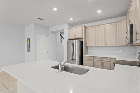 Townhouse in ISLES OF LAKE NONA in Orlando, Florida 4 bedrooms, 168.06 sq.m. № 2391553 - photo 12