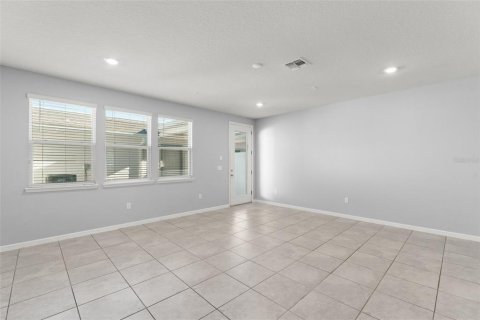Townhouse in ISLES OF LAKE NONA in Orlando, Florida 4 bedrooms, 168.06 sq.m. № 2391553 - photo 18