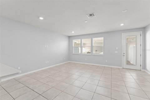 Townhouse in ISLES OF LAKE NONA in Orlando, Florida 4 bedrooms, 168.06 sq.m. № 2391553 - photo 14