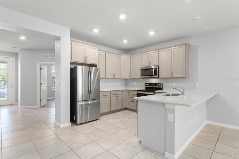 Townhouse in ISLES OF LAKE NONA in Orlando, Florida 4 bedrooms, 168.06 sq.m. № 2391553 - photo 10