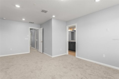Townhouse in ISLES OF LAKE NONA in Orlando, Florida 4 bedrooms, 168.06 sq.m. № 2391553 - photo 29