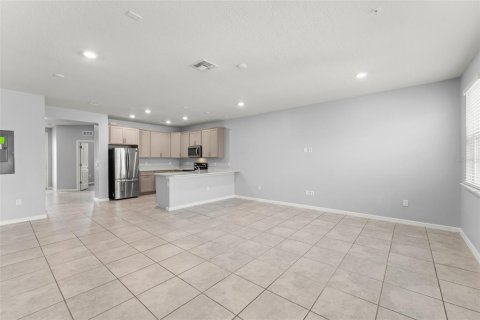 Townhouse in ISLES OF LAKE NONA in Orlando, Florida 4 bedrooms, 168.06 sq.m. № 2391553 - photo 15