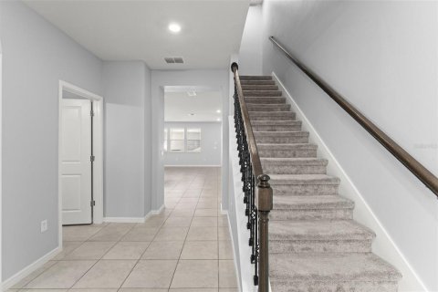 Townhouse in ISLES OF LAKE NONA in Orlando, Florida 4 bedrooms, 168.06 sq.m. № 2391553 - photo 3