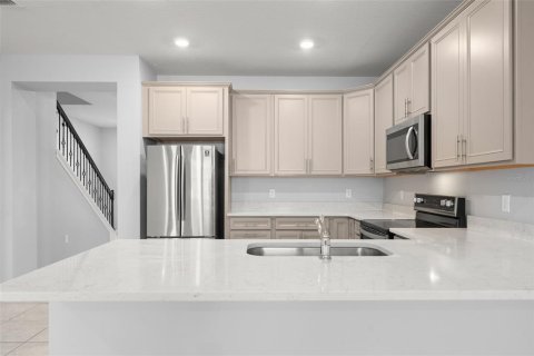 Townhouse in ISLES OF LAKE NONA in Orlando, Florida 4 bedrooms, 168.06 sq.m. № 2391553 - photo 11
