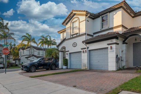 Adosado en venta en Doral, Florida, 3 dormitorios, 157 m2 № 2026044 - foto 13
