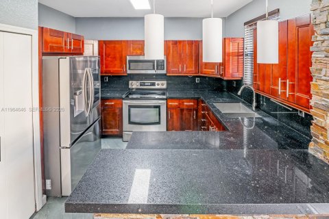 Adosado en venta en Doral, Florida, 3 dormitorios, 157 m2 № 2026044 - foto 30