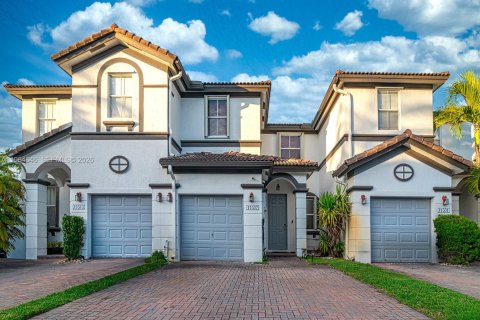 Adosado en Doral, Florida 3 dormitorios, 157 m2 № 2026044